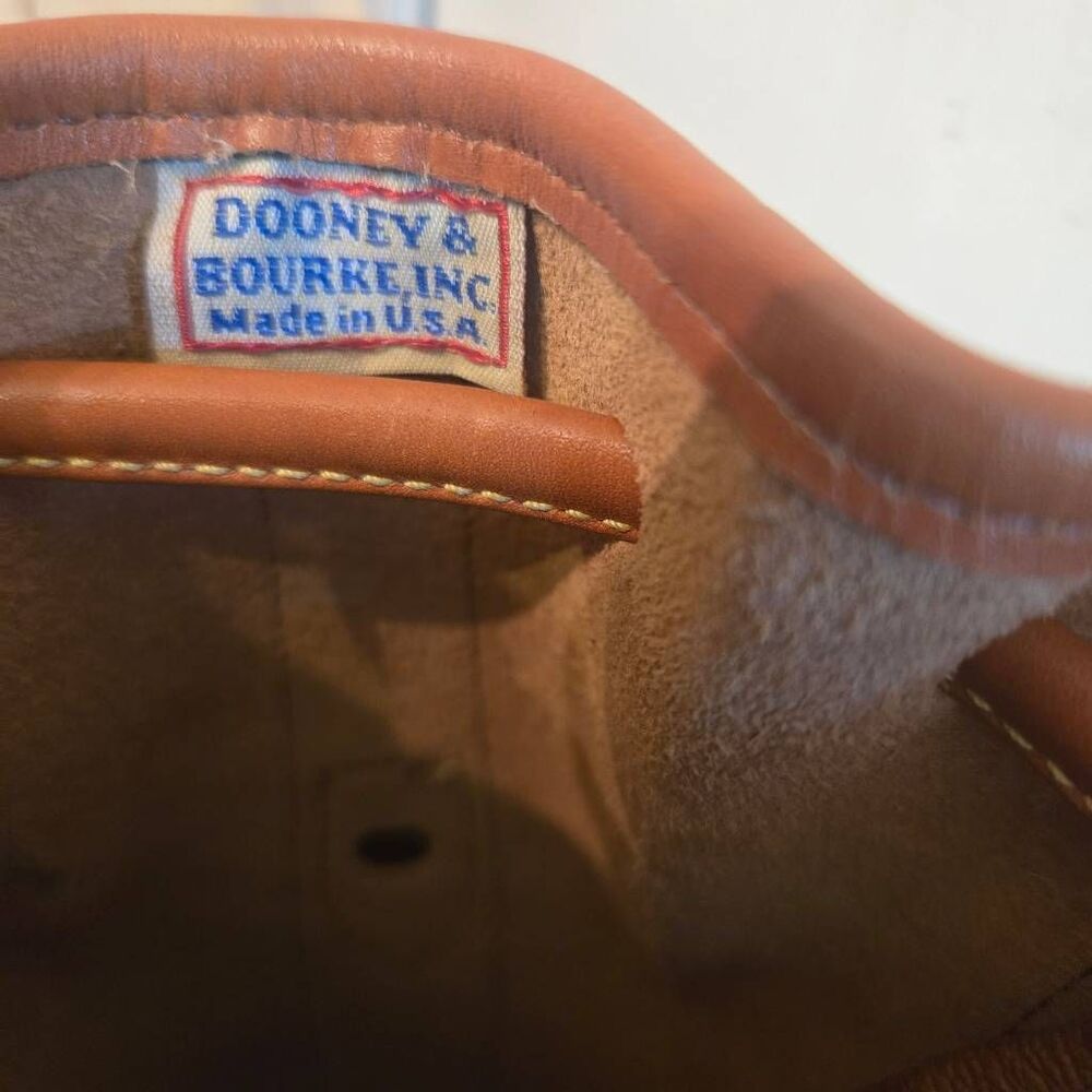 Dooney & Bourke Dover Drawstring Cross Body Tan Pebble Leather 90s Purse - Picture 4 of 13